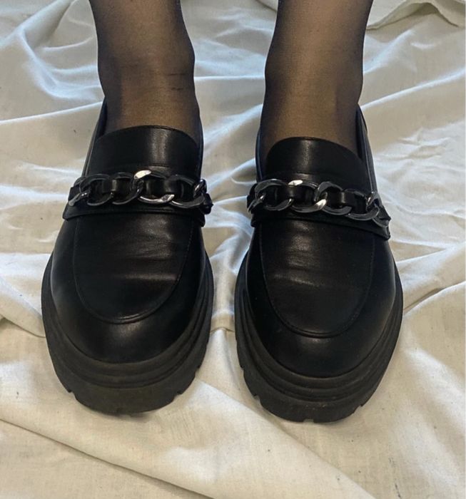 mokasyny loafersy z łańcuchem 38 czarne