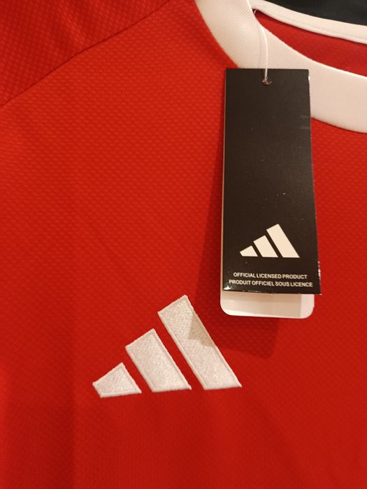 Camisola principal Benfica