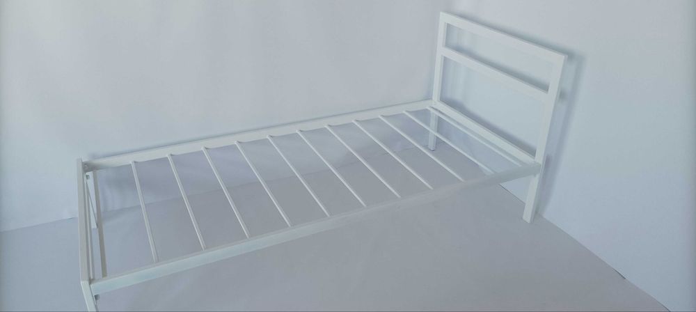 Ліжко в стилі лофт білий колір металеве з міцне . Кровать белая .Loft