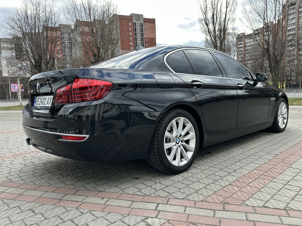 Продам официальный BMW 525 xDrive дизель , 218 л.с