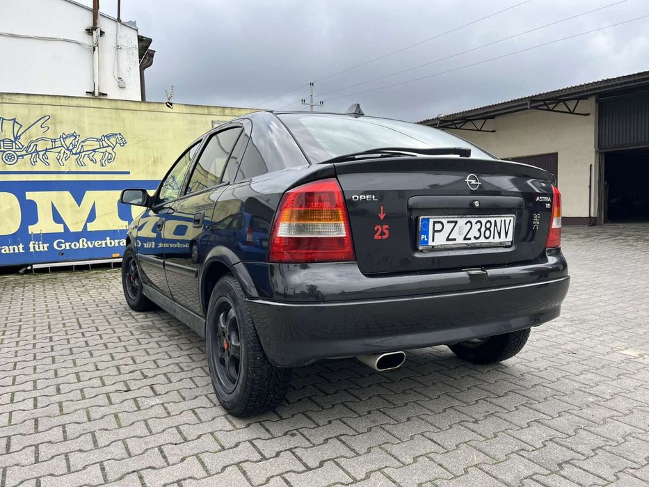 Sprzedaję samochód Opel Astra.