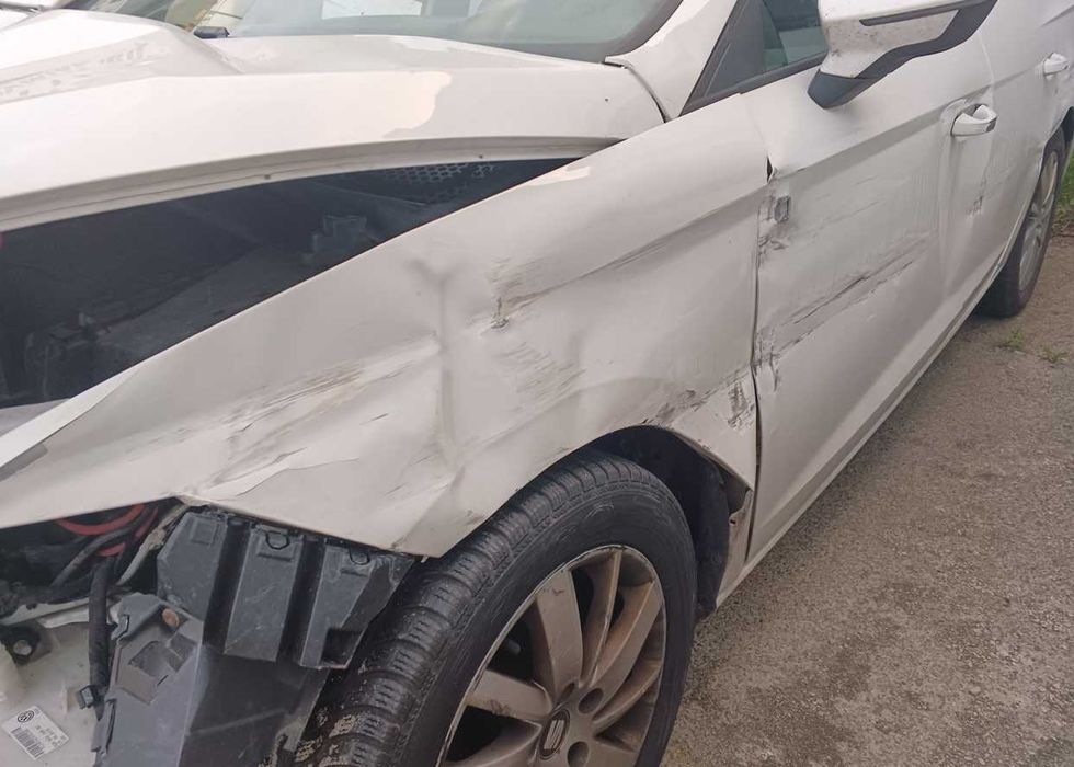 SEAT LEON Ecomotive 1.6 TDI. Diesel. 2016 rok. 110 KM. Uszkodzony