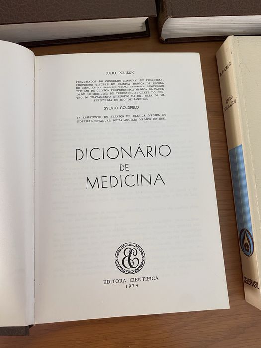 Conjunto de livros de medicina