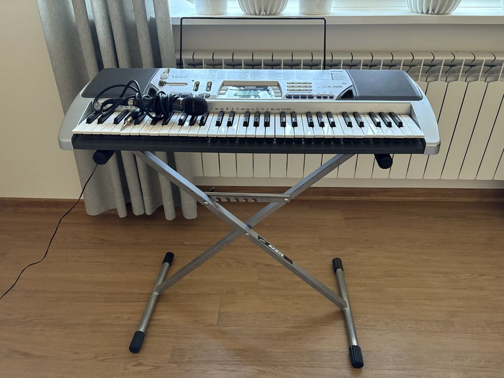 Keyboard Casio + stojak + mikrofon