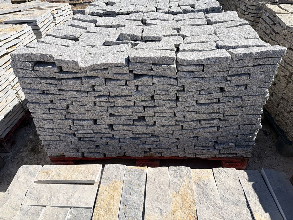 Granito serrado tras tiras