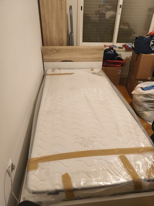 Cama solteiro como nova