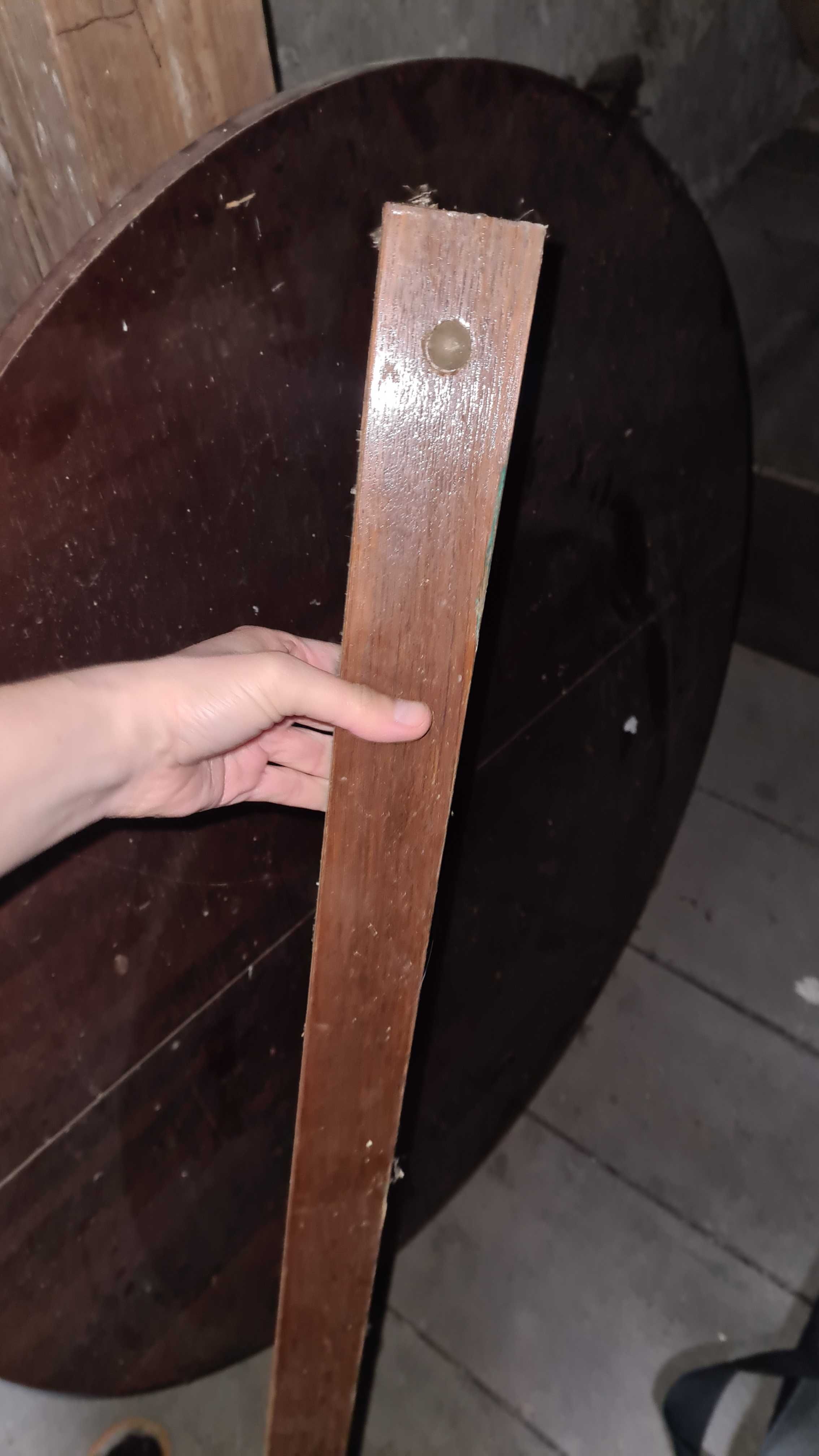 Okrągły drewniany stary stół blat
