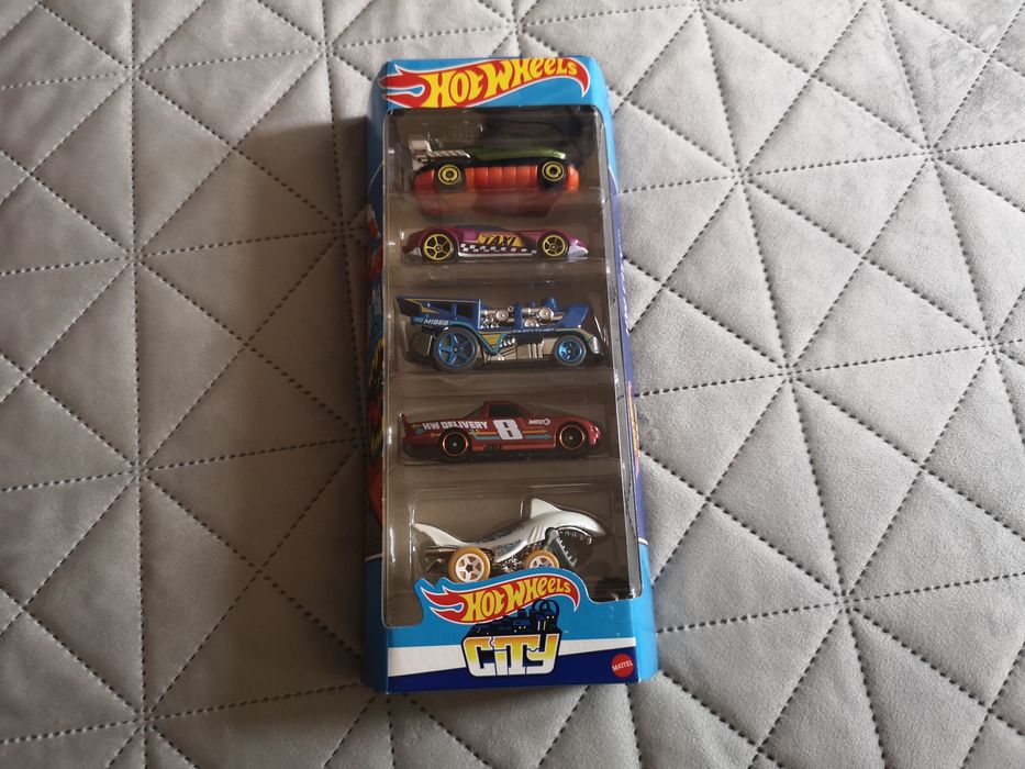 Zestaw 5 szt Hot Wheels HLY67 *HW City* | Samochodziki | Autka