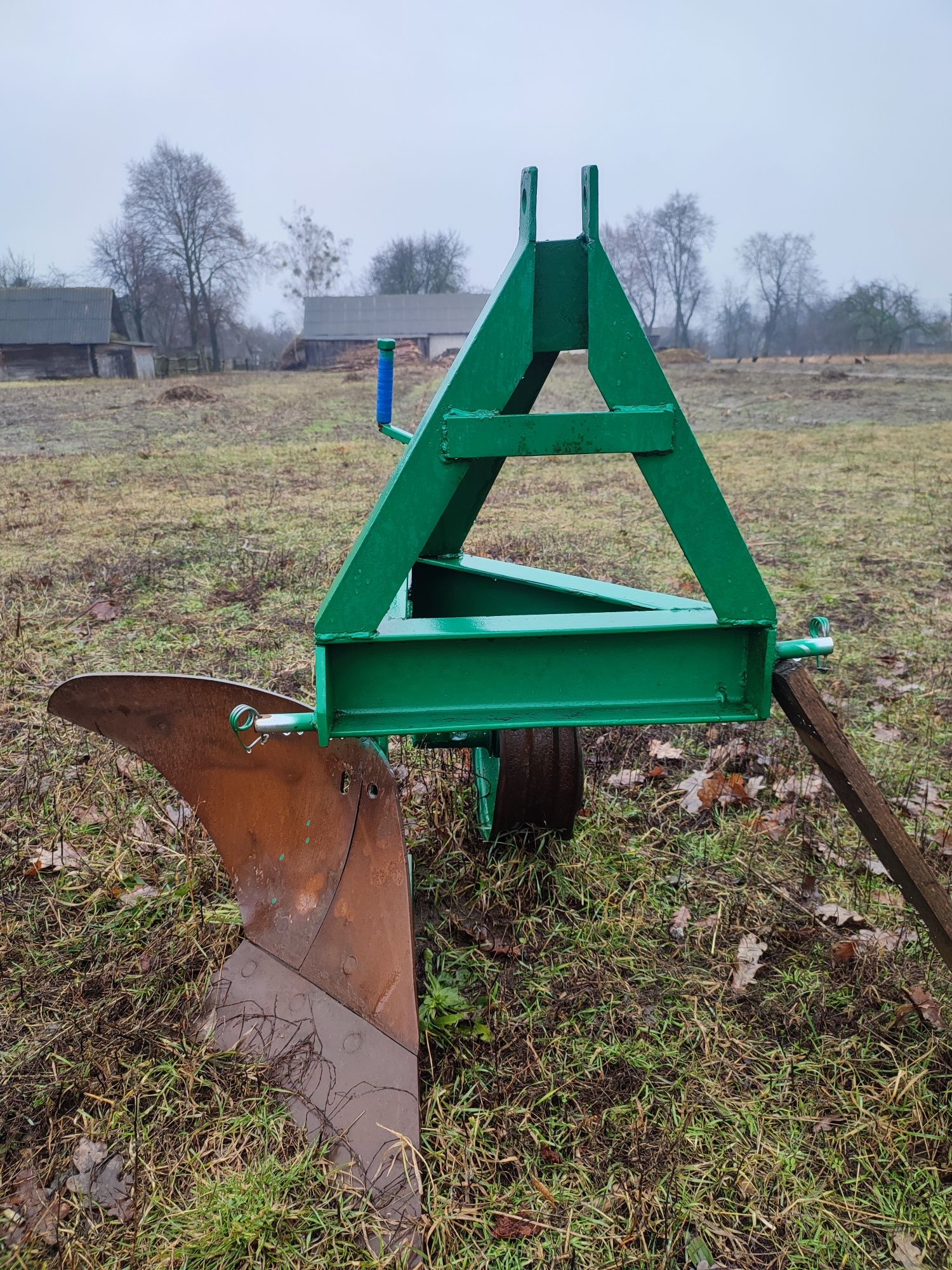 Продам плуг 1-35 до тракторця