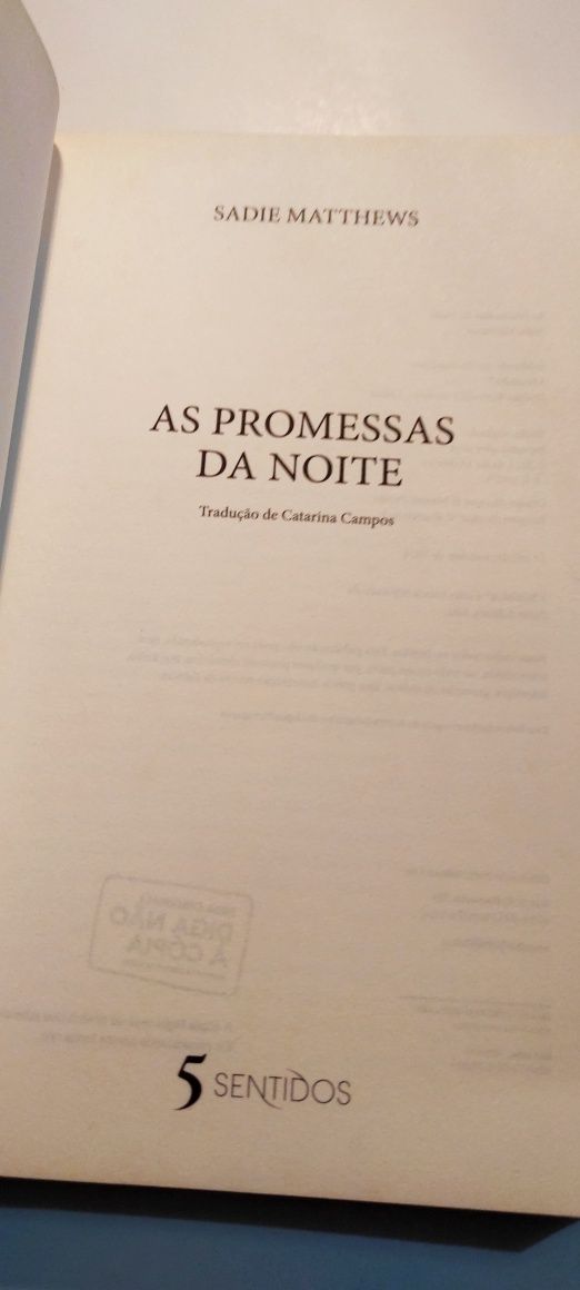 Livro As promessas da noite - Sadie Matthews
