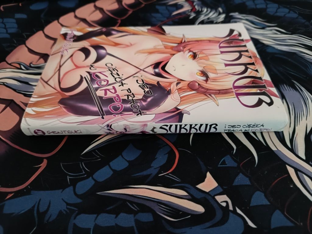 Manga sukkub i jej ciężka praca w korpo + gratisy