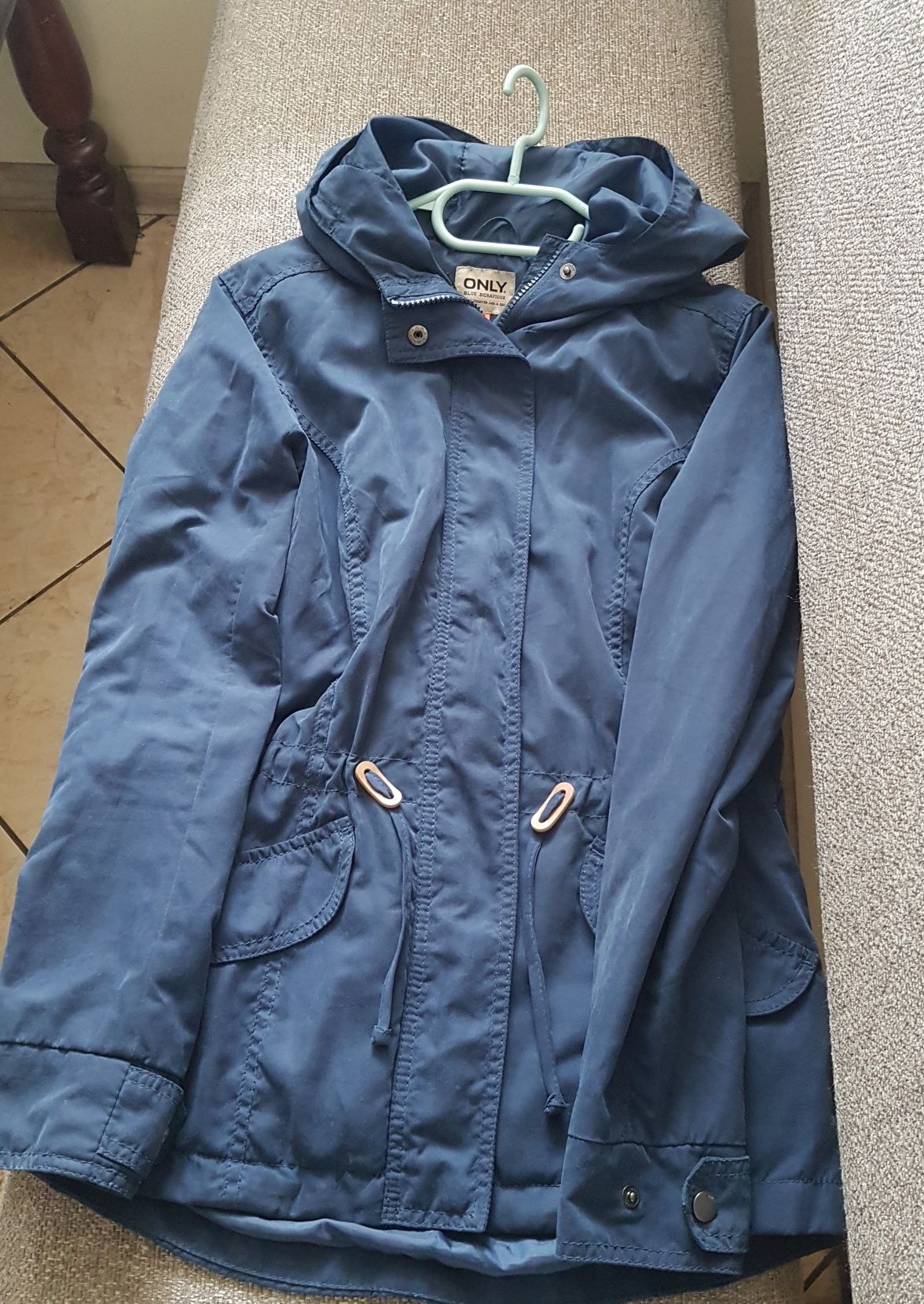 Granatowa kurtka parka