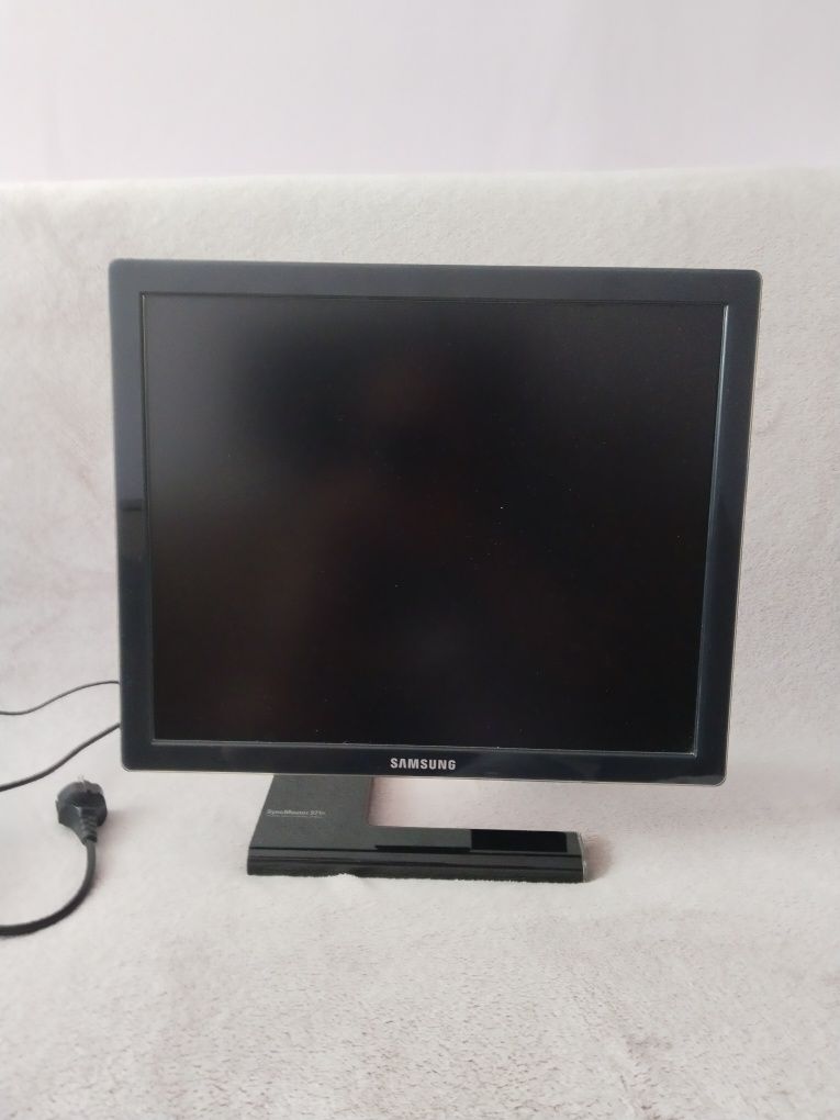 Monitor LCD 19 cali