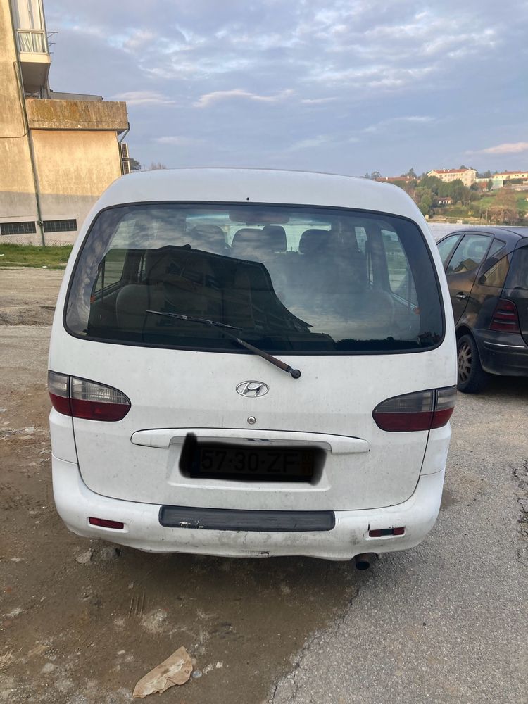 Hyundai  H1 2.5 diesel 9 lugares