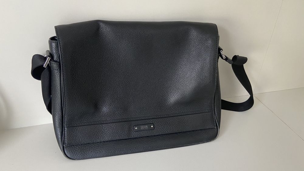 Mala em pelo Hugo Boss