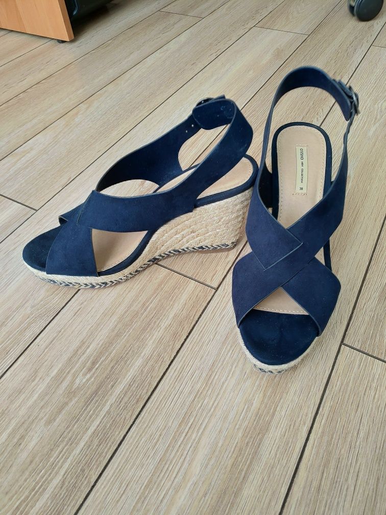 Buty na koturnie Oysho rozm 38