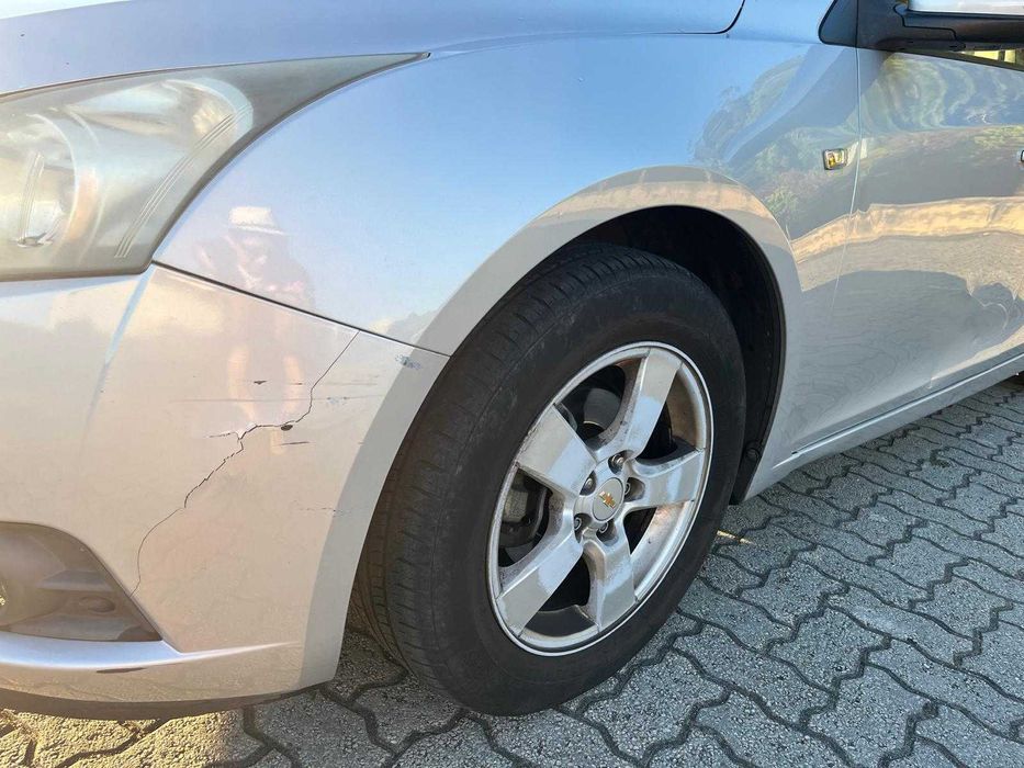 Chevrolet Cruze 1.6 LS (2010) – Bem estimado