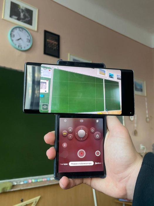 Продам lg wing с 2 дефектами