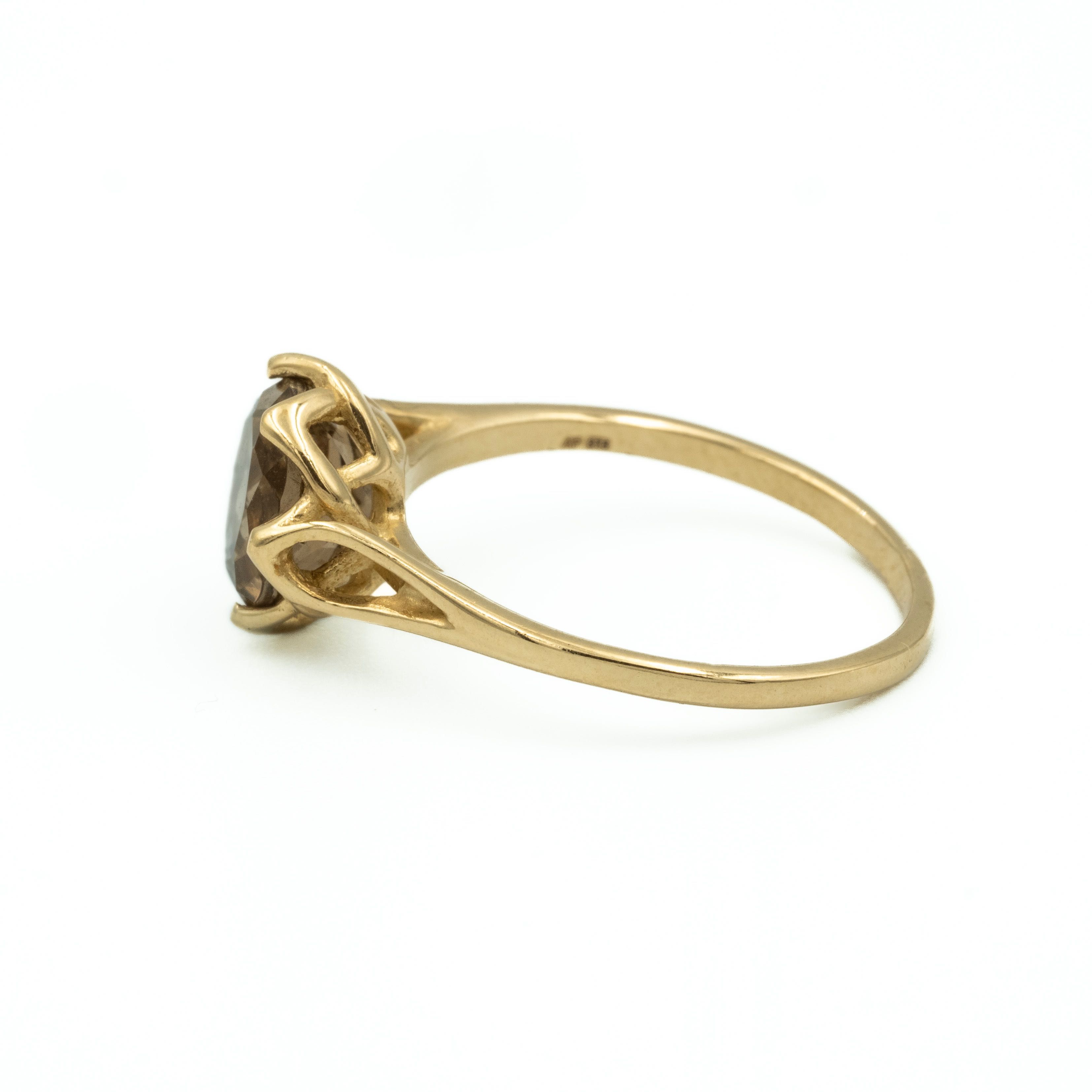 Złoty pierścionek firmy APART z kwarcem dymnym