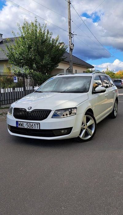 Skoda Octavia Pierwszy właściciel Webasto Radar Panorama Szyberdach Keyless Go