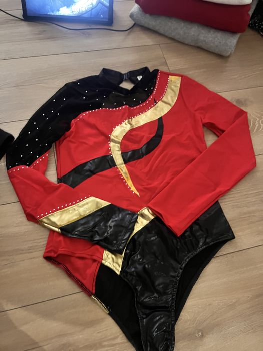 костюм для виступів, купальник для виступів