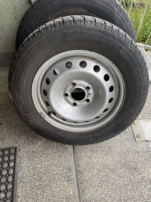 Koła z zimowymi oponami R16