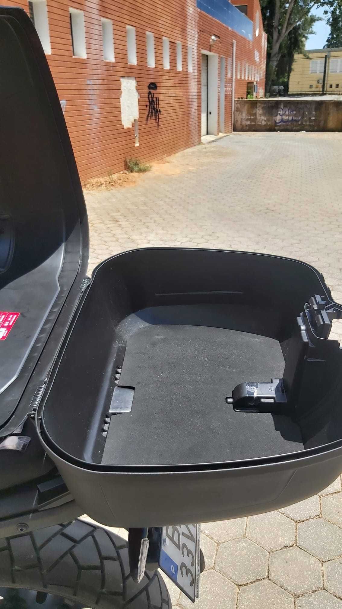 Honda NX500 só com 1059 Km