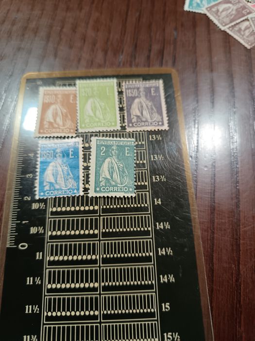 Selos Ceres  novos com sinal de charneira