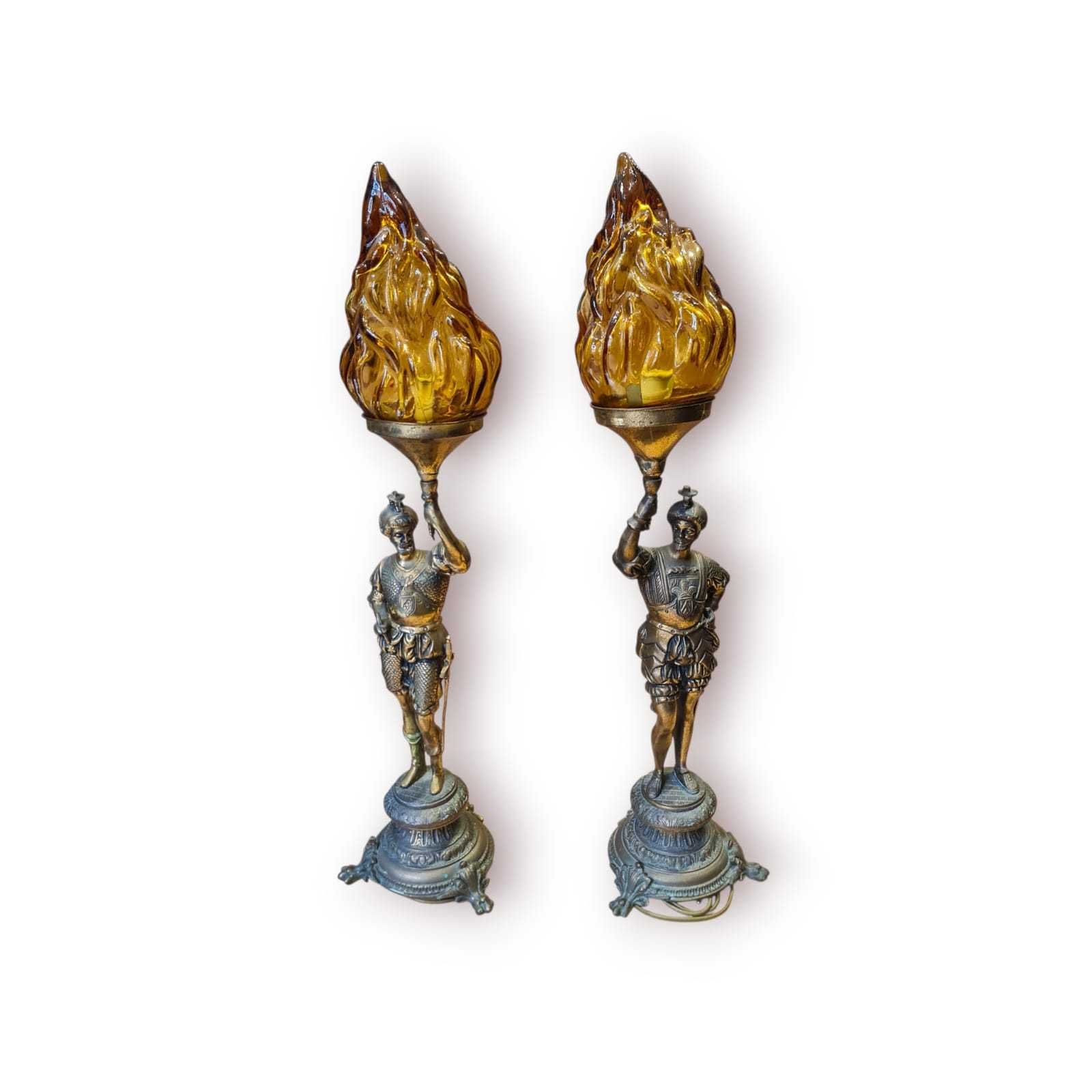 Par Candeeiros Figurativos c/ Tulipa “Chama” Vidro Âmbar –65 cm (cada)