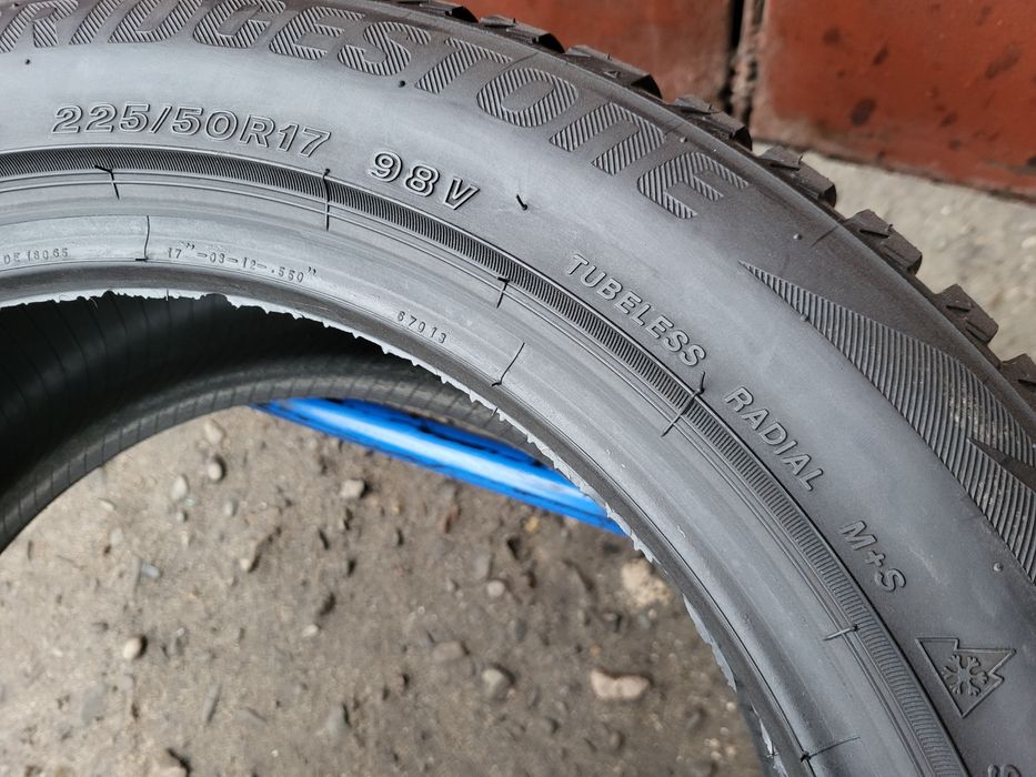 225/50/17 R17 Bridgestone Blizzak LM001 2шт ціна за 1шт шини