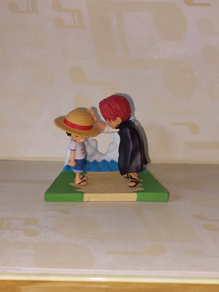Vários figuras anime