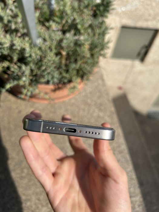 Iphone 15 pro 256gb Como Novo