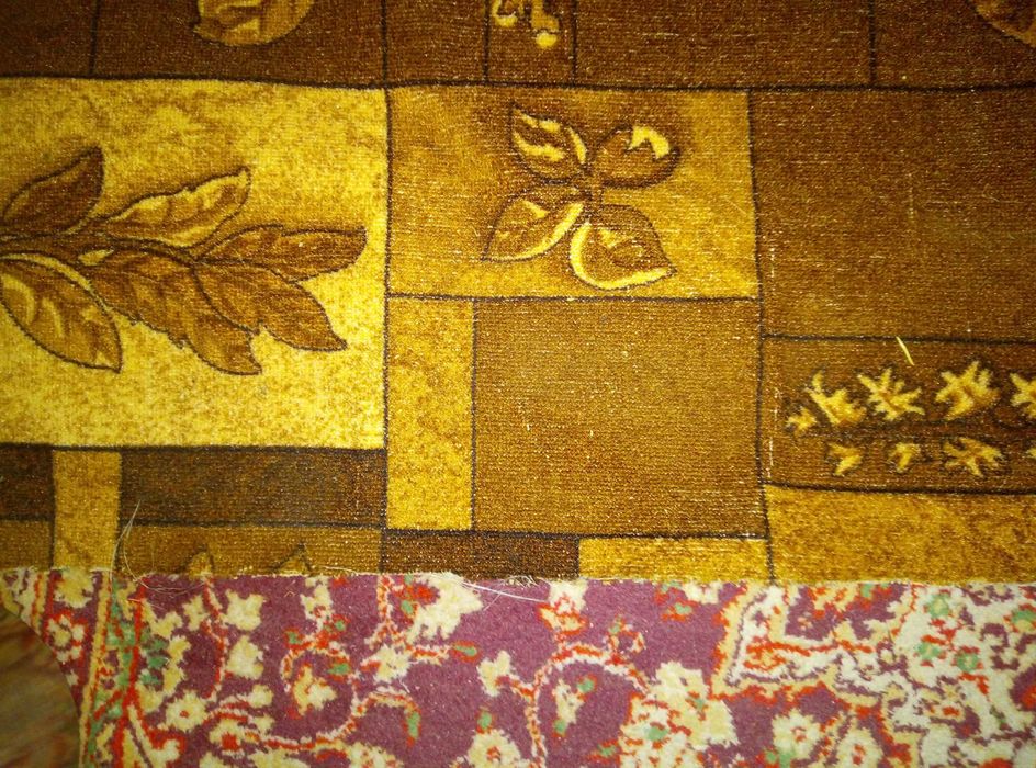 Продам коврове покриття