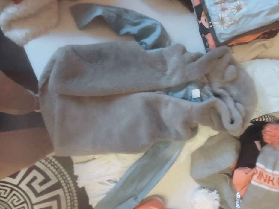 Buty zabawki i ubrania dzieciece