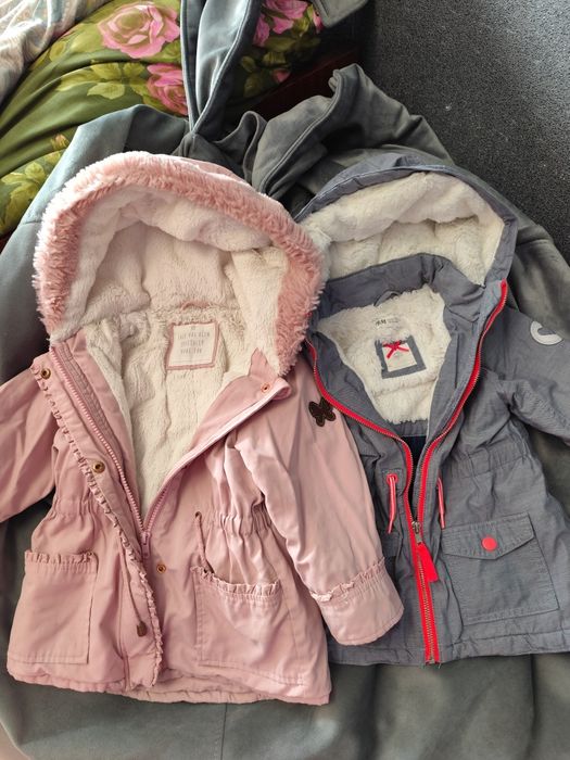 Дві парки на дівчинку на три роки