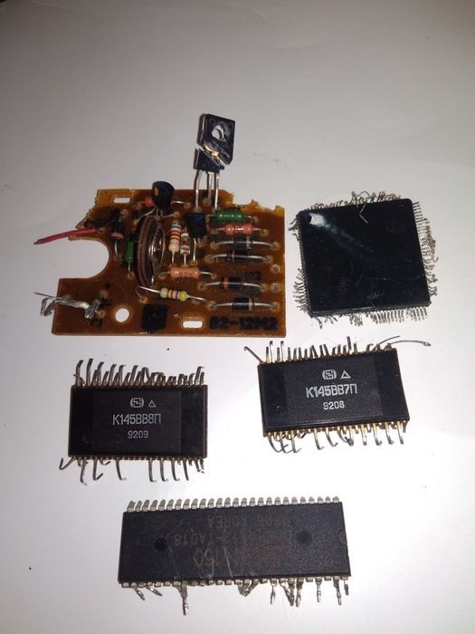 Материнская и другие платы:
1,2 фото -100 грн 
2,3 фото -40 грн 
4 фот