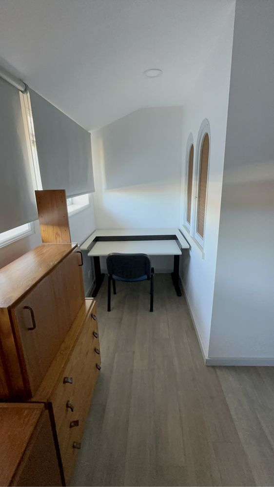 Quarto bairro gulbenkian, junto à universidade.