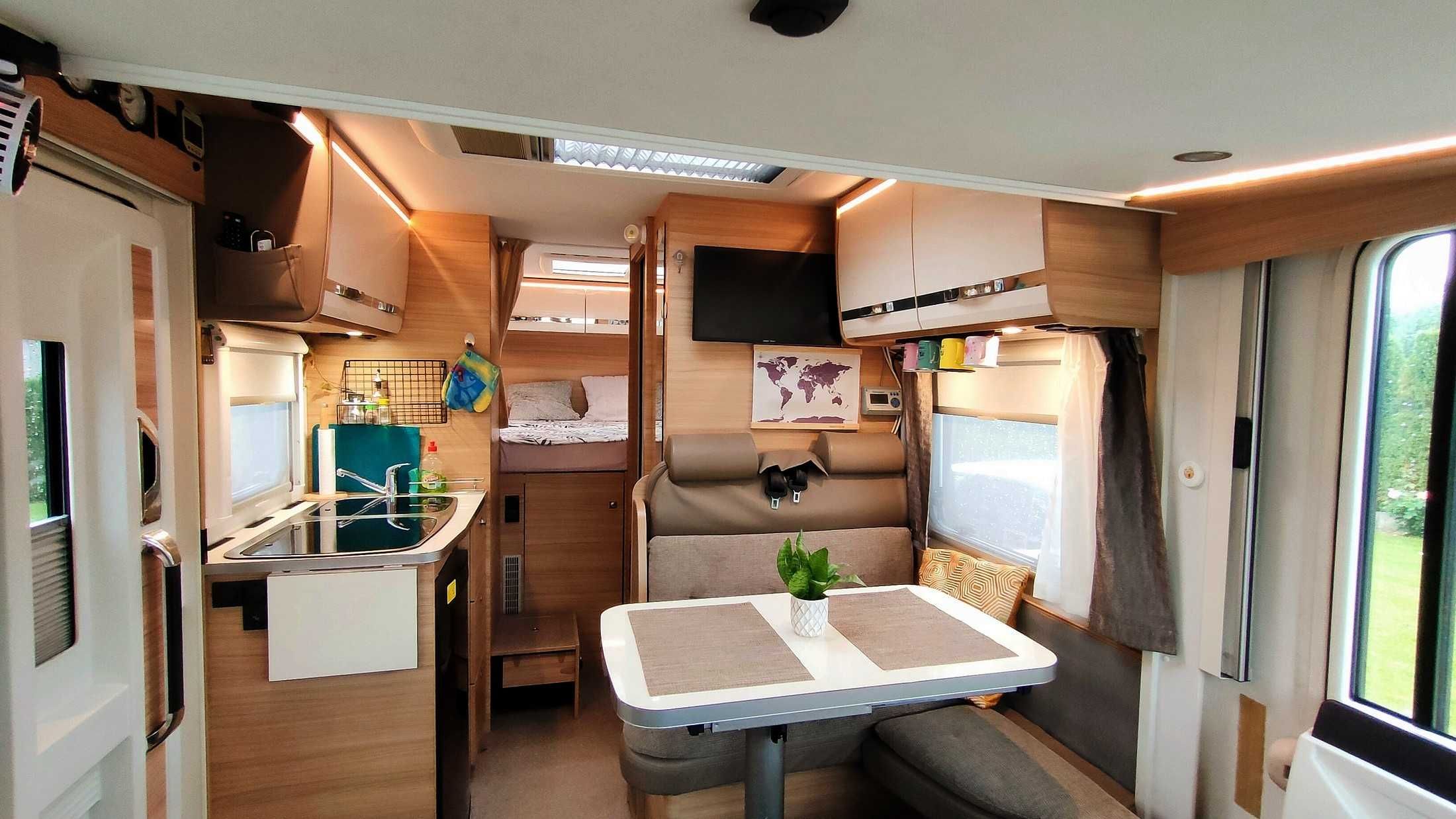 Kamper wynajem Integra Globebus kat ,,B"