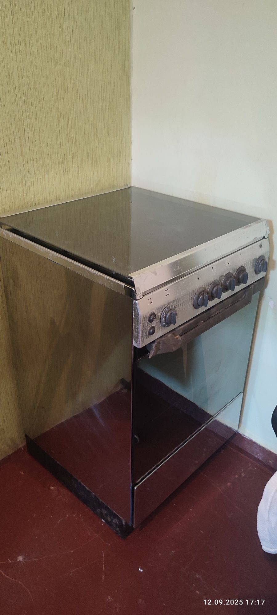 Продам газовую плиту ARISTON б/у