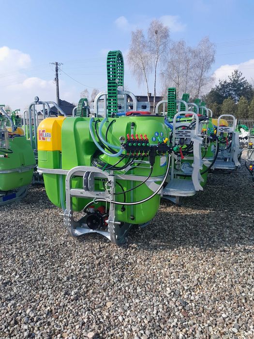 Opryskiwacz zawieszany Klara 800 l 15 m lance Ocynk Tolmet