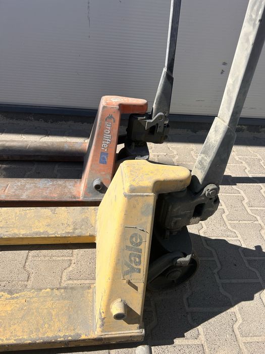 Wózek paletowy, ręczny, paleciak (cena za sztukę)