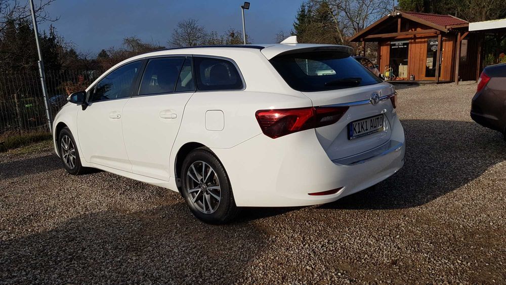 Toyota Avensis 1.8 Benz 147KM Sprowadzona Gwarancja