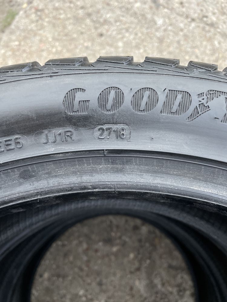 Opony Goodyear 235/45r19 99V Vector 4 Seasons Gen-2 - 1szt z rantem