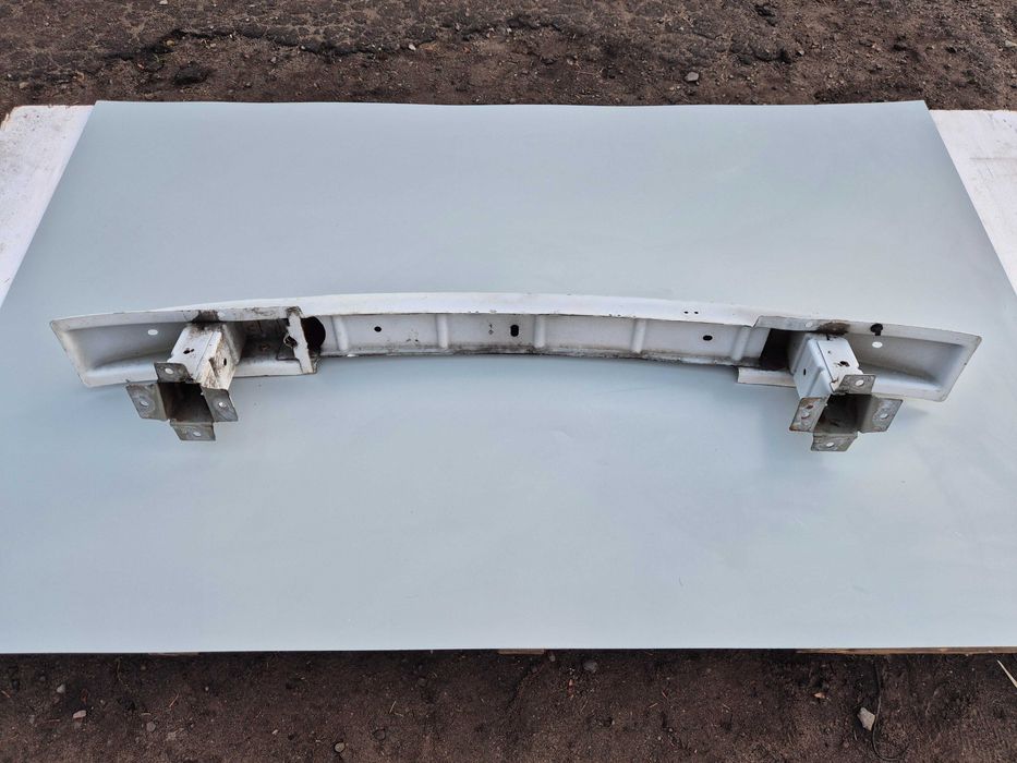 Przednia Przód Belka Pod Zderzak Pas Renault Trafic II Vivaro A 06-14r