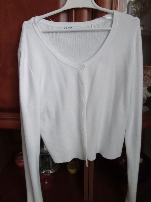 Biały sweterek Cropp S
