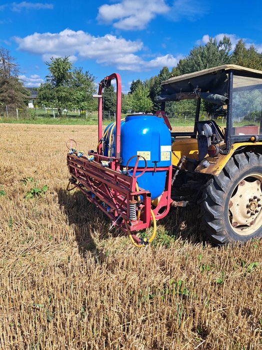 Opryskiwacz polowy zawieszany 400 l 12 m