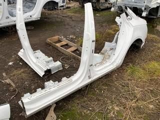 Стойка кузовная центральная левая AUDI A4 B9 8W5809839