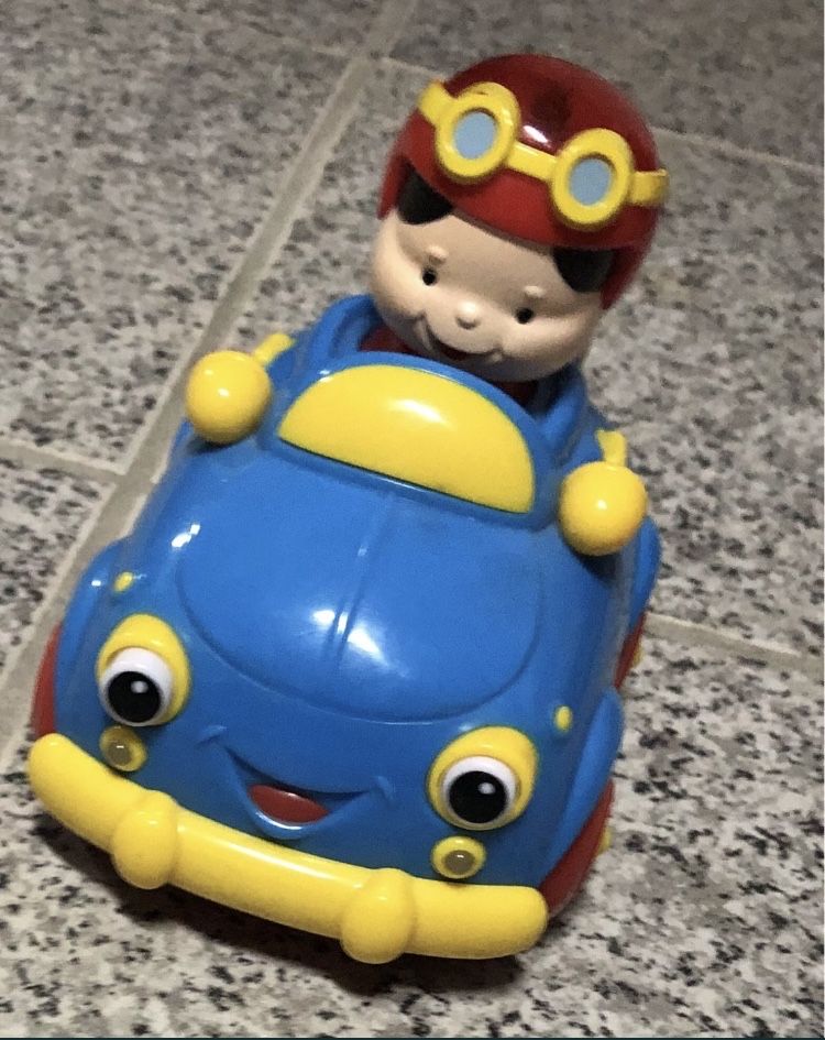 Carro telecomandado infantil (marca Clementoni)