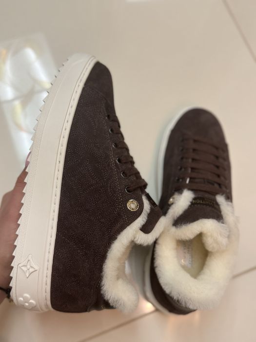 Кеди Louis Vuitton з хутром  24,5 см в наявності  зимні теплі