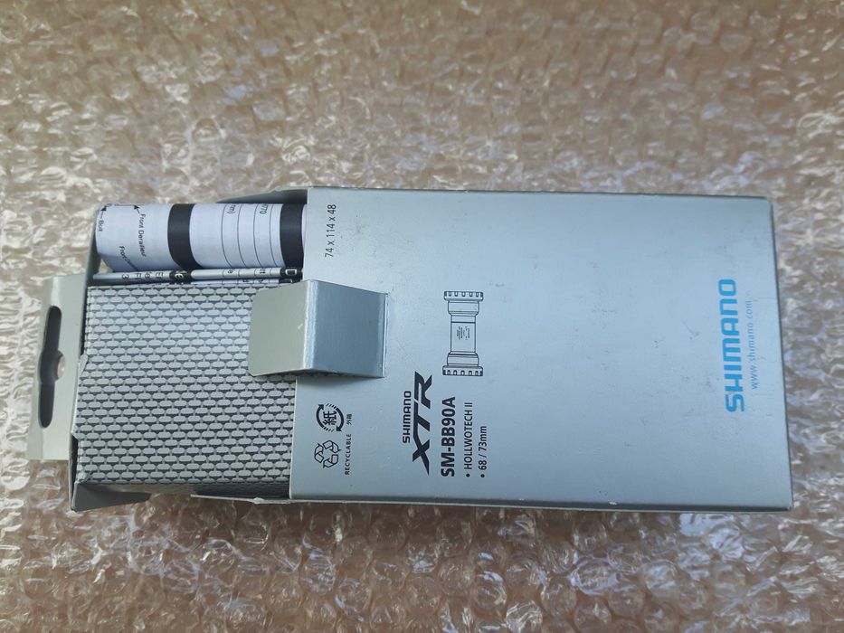 Wkład suportu Shimano XTR, model SM-BB90-Nowy i nieużywany